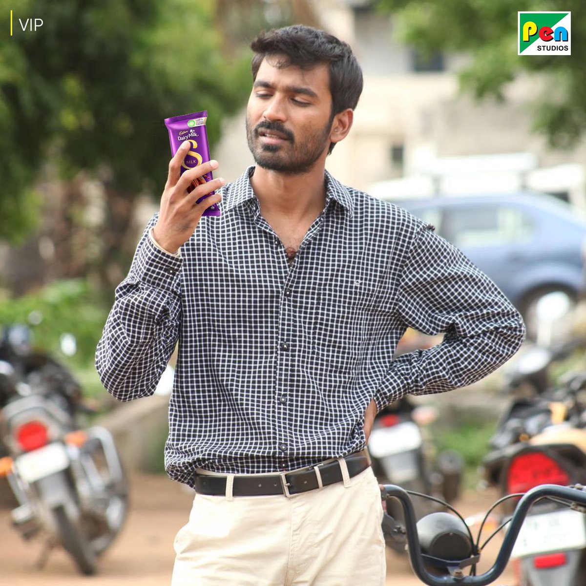 PenMovies's tweet photo. Inn machos ka #ChocolateDay celebrate karne ka andaaz hai alag 🍫🤩

#Vikram #VIP #JaySimha #AravindSametha #PenMovies #PyaarKiKahaaniyan https://t.co/SwHRLZRepF