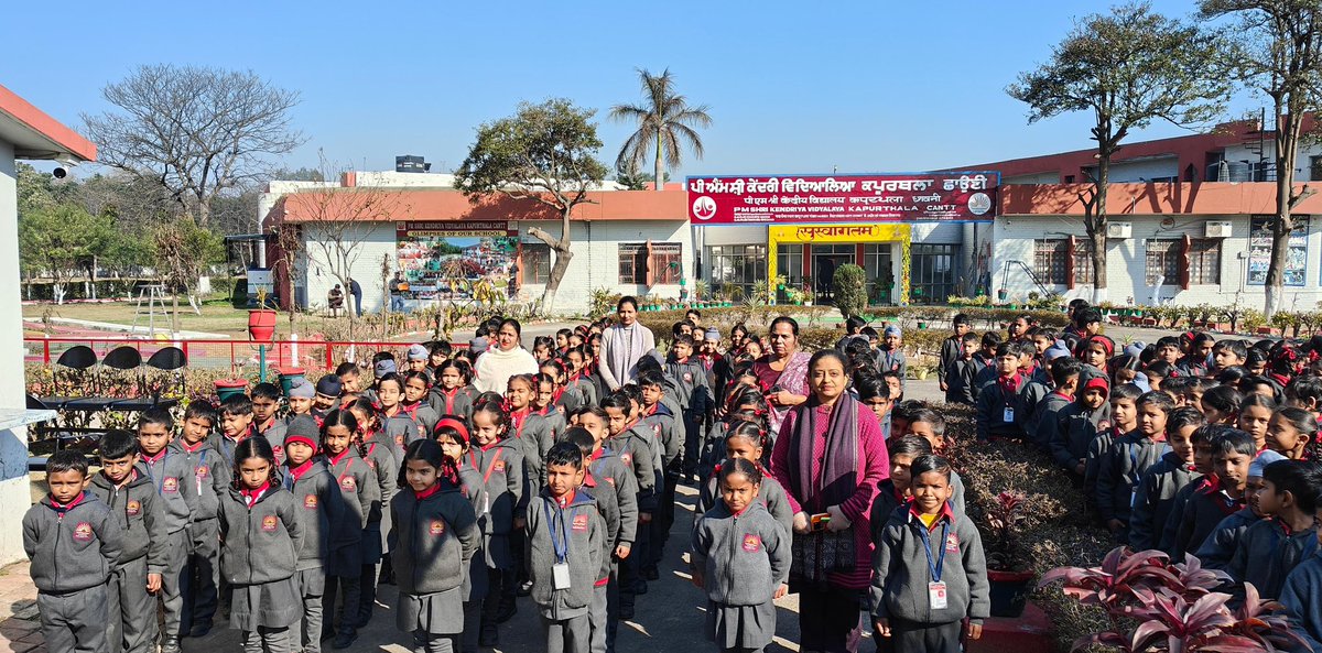 #PMSHRI @kvkapurthala class 1 & 2 students visited local garden and enjoyed a lot with their teachers. @KVS_HQ @EduMinOfIndia @narendramodi @dpradhanbjp