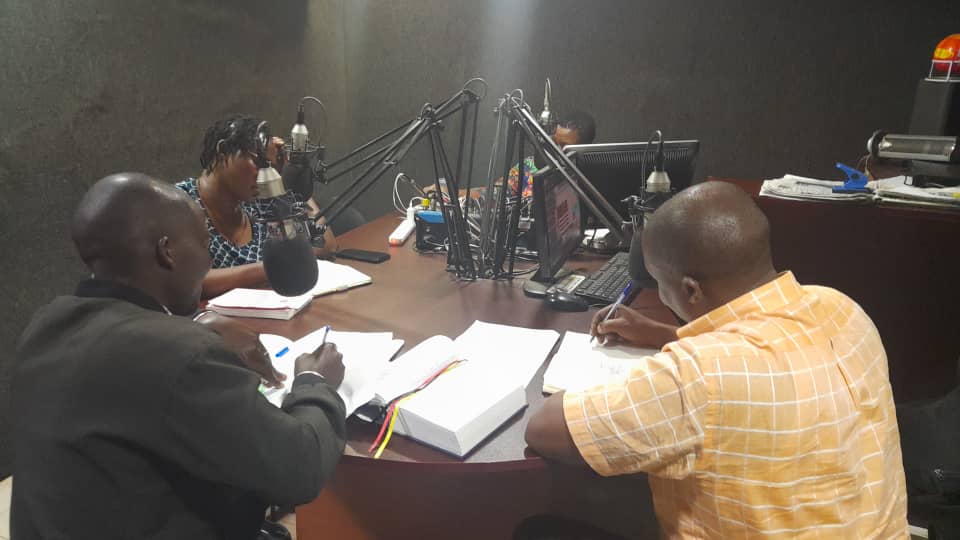 Empowering Uganda's democracy! @kickuorg  convened a pivotal discussion on citizens' rights at Voice of Kigezi FM. Insights from Electoral Commission & Human Rights Commission shed light on electoral processes, emphasizing inclusivity, security & voter education. #CitizensRights