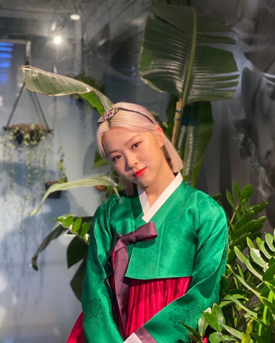 Pyxidis_twt's tweet photo. Llegamos preparadas para este #𝚁𝗼𖫰︢︣ׄugǝ𝚃ᦅׂ𝚛tu𝚛e𓈒࣪໑᭄𝐂𝗕 teniendo desde la mañana el #感觉໒᭄ː𝙿sy͜͡c𝚑ᦅׂ solo por ellas. ¿No es maravilloso poder ver increíbles estrellas? Y que mejor que @rosamourx.

𝔣airy -- 𝑙𔘓v𝕖 ♡⃞ ･ #𝕝ucifer https://t.co/imMZCfbCSN
