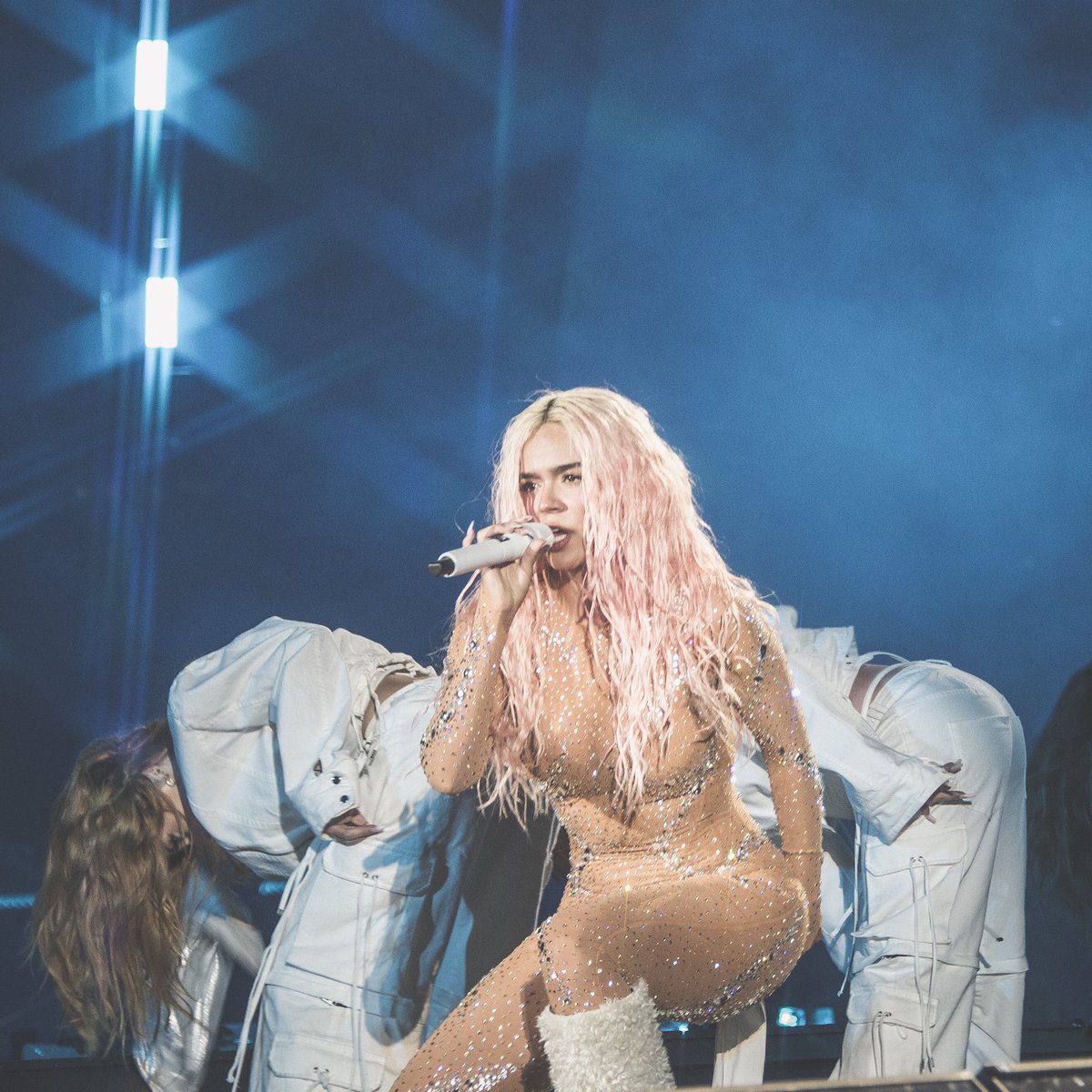 UndercoverFanny's tweet photo. Algunas fotos que le tomé a Karol G en el Estadio Azteca, para SopitasFM 💕 https://t.co/GtO4anqOFn