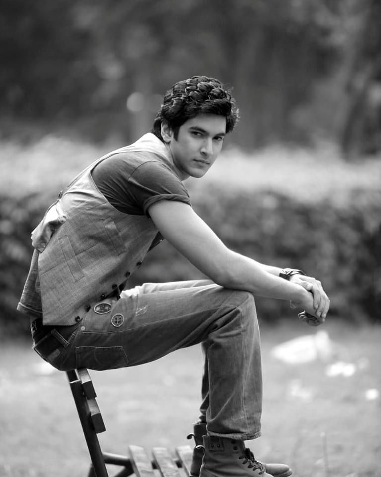 TellyTalkIndia's tweet photo. 21 vibes only. Take a look at #ShivinNarang’s pictures when he was 21!  Pictures are from his first photo shoot! 

#meat21 #shivinnarang #firstphotoshoot @shivin7 https://t.co/8LEiOwHzEs