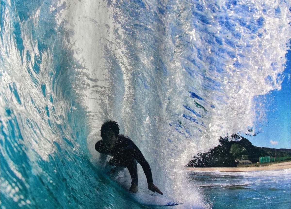 今月のSurfing Lifeに
主人が出ています🌊✨✨
カメラマン　Taさん

主人の仲良しの後輩の
浜瀬　海くん表紙の号で嬉しいです🏄‍♂️ 

#surfinglife