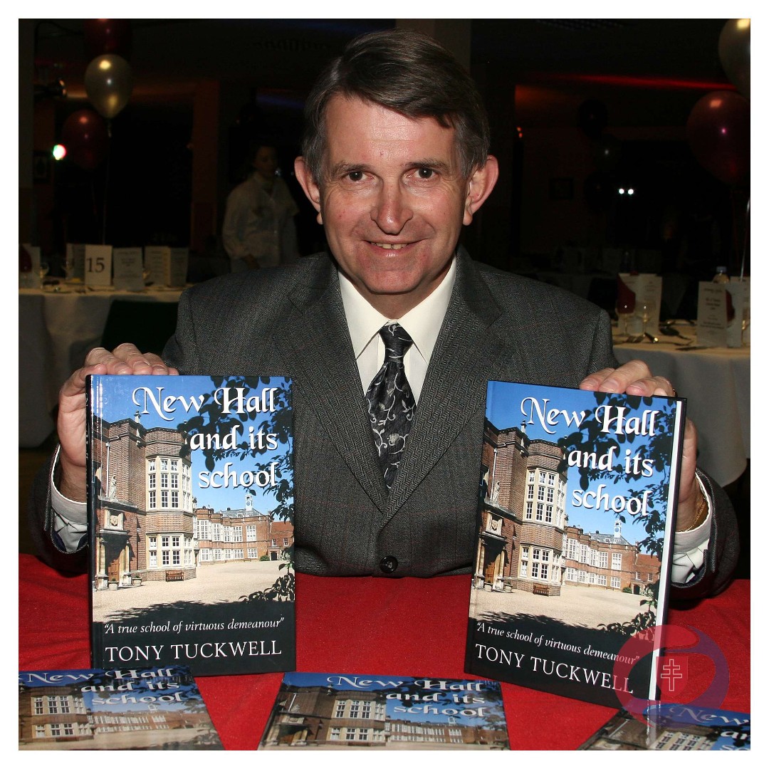 Next month, New Hall School will be holding a Literary Dinner with Jimmy Burns, author of 'A Faithful Spy', to which all alumni are invited 📚

🎫 Tickets: ow.ly/jZSf50QyliG

[📸: Past Literary Dinners with  Tony Tuckwell (2006) and Alison Weir (2008)]