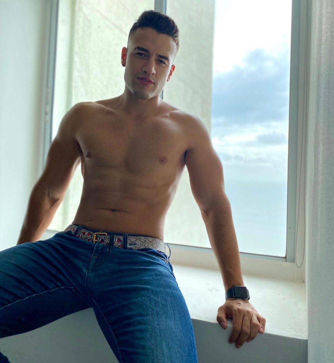 daro_german's tweet photo. Buen viernes 😏 https://t.co/beSfc8bSEd
