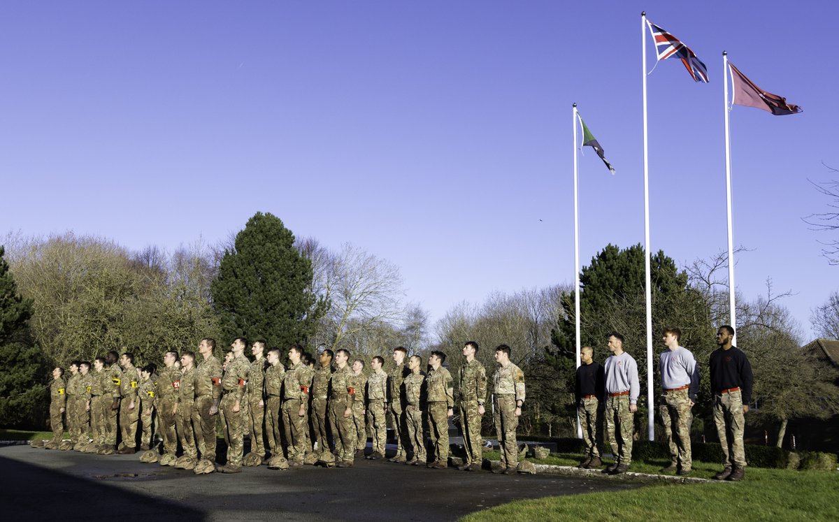 1st Bn @RIrishRegiment's Ranger Cadre finished with a tough PT session led by the RSM and an inspection and awards from the CO.

From tactics to regimental history,  the three-week course taught soldiers new to the unit  the mindset and standards expected of an #IRISHRANGER.
