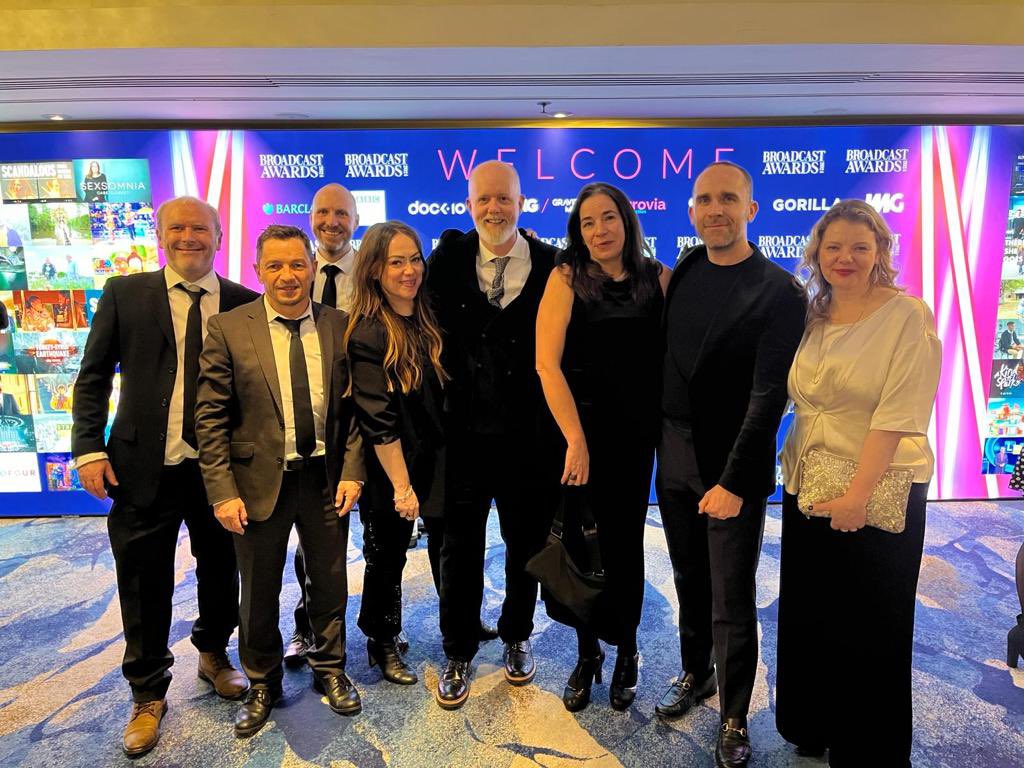 ywasgS4Cpress's tweet photo. 🎬 Balch iawn o lwyddiant drama Y Sŵn - y ddrama Gymraeg gyntaf i gael ei henwebu am Wobr Broadcast mewn noson ddathlu neithiwr 🫶 #YSŵn https://t.co/BNWW2BeHJo