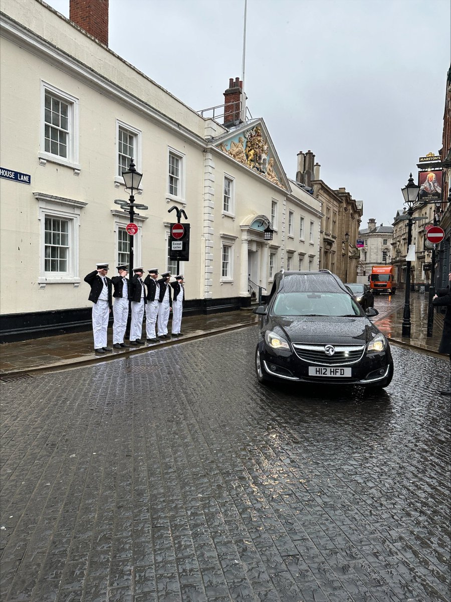 Yesterday, our White Squad had the privilege of providing a guard of honour for an ex-student outside of Hull Trinity House. A true credit to the Academy.