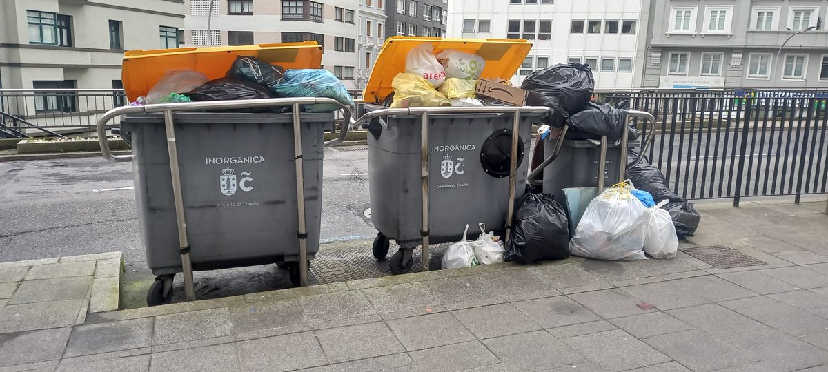 Juan Florez, 11 da mañá.
Como decía Farruco. Surtido e "bareado". 🤦‍♂️