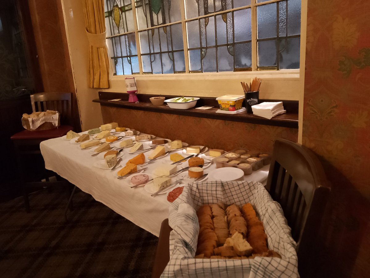 Tarliebear's tweet photo. Had yet again another great night @JewellersArms #CheeseNight so much cheese and so much fun. #ThursdayTreats #tarlietravels @JQBID @JQNF @MyJQ @theJQbrum https://t.co/7RVb9gTiHQ