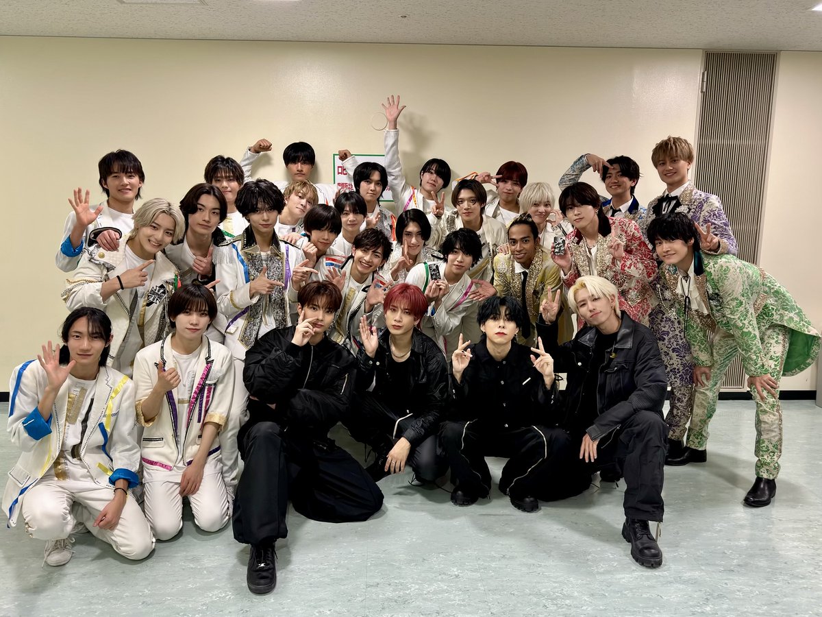 jr_official_X's tweet photo. 『 #ニュージェネ 』ご覧いただきありがとうございました✨

クロストークでご一緒したOWVの皆さんと📸🎶

BSでは2/16(金)18:00〜放送です📺
詳しい放送日時は番組公式HP等をご覧ください👀💓

#少年忍者 #Aぇǃgroup https://t.co/qwbBlQSp0H