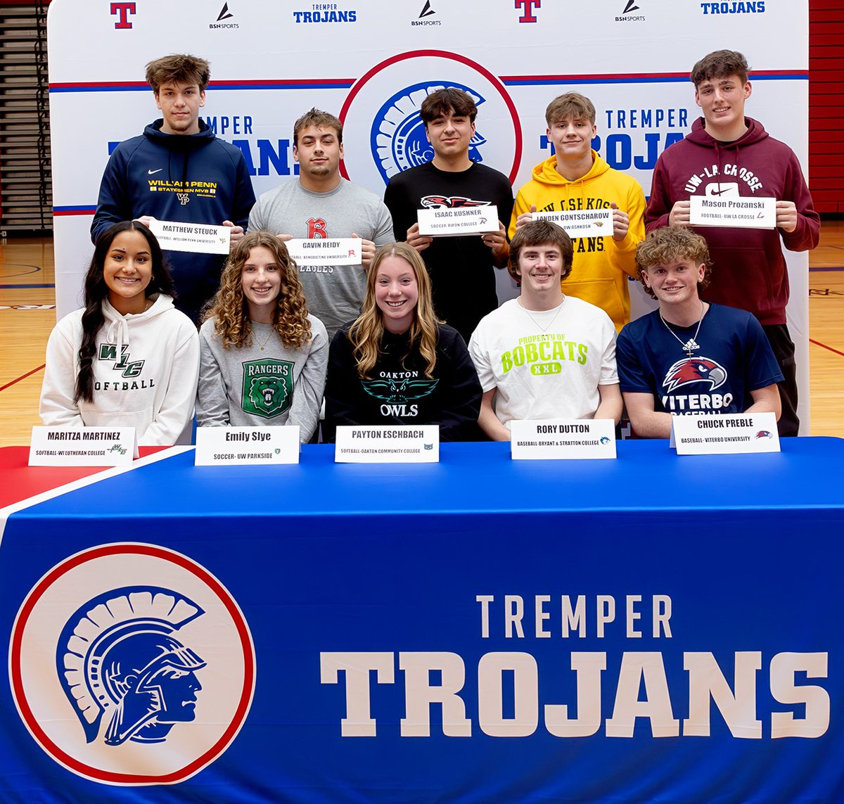 TremperSports's tweet image. Congratulations to our seniors moving on to college sports!
Front Row:
Maritza Martinez, Emily Slye, Payton Eschbach, 
Rory Dutton, Chuck Preble 
Back Row: 
Matthew Steuck, Gavin Reidy, Isaac Kushner
Landen Gontscharow, Mason Prozanski