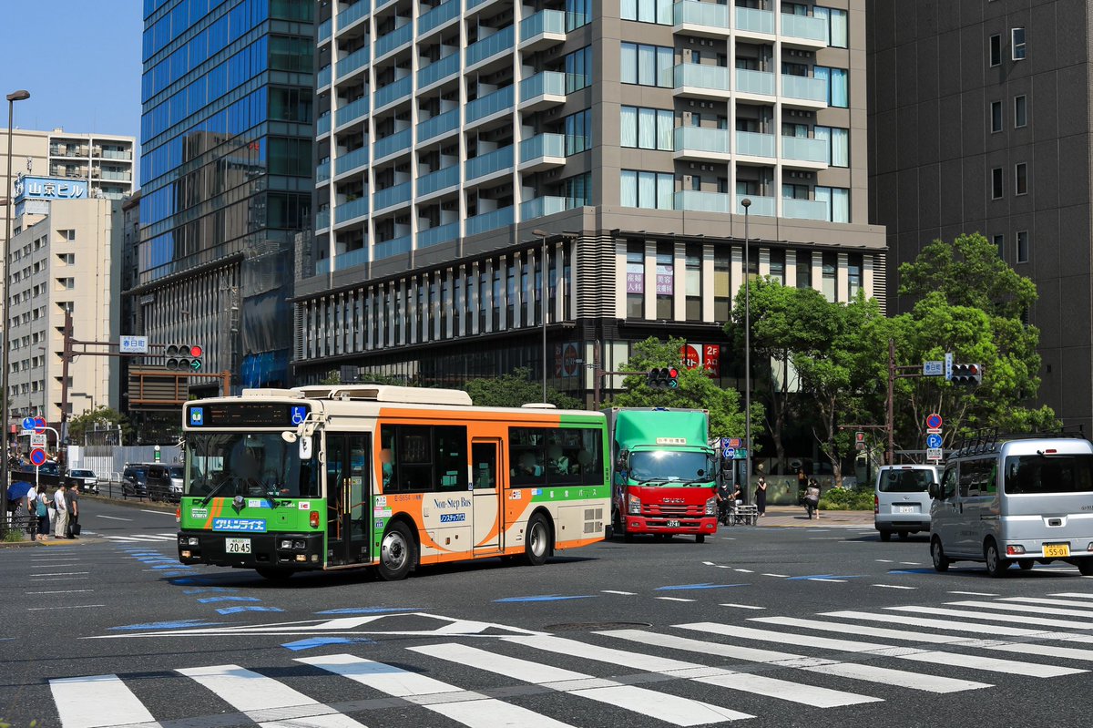 y1107_'s tweet photo. 格好良さに磨きがかかり始めたらもう止まらない車でした。僚車のS655号車と共に非常に楽しませて貰いました。長いことお疲れ様でした。
E-S654(練馬200か 2045･PKG-RA274KAN) https://t.co/D2dYrOz5nb