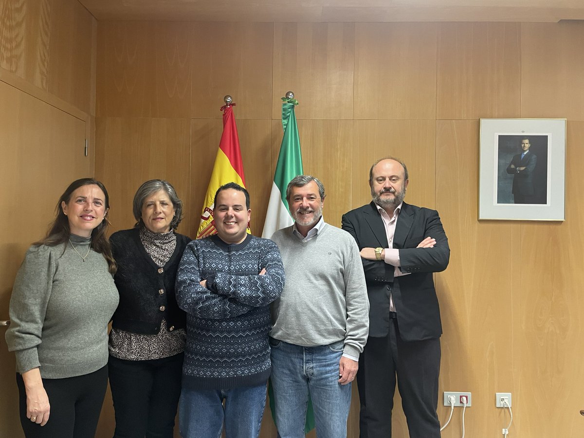 AlfonsoCandon's tweet image. Esta mañana hemos recibido a @Albertito1988 en la Delegación @IgualdadAND nuevo funcionario de carrera que desempeñará sus funciones en el Centro de Valoraciones de Discapacidad en #Cádiz