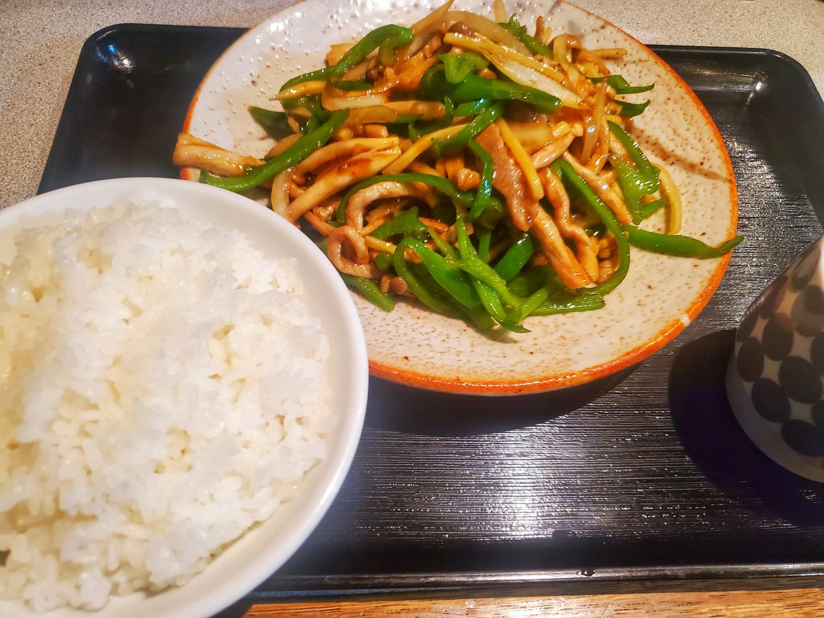 bigdada1011's tweet photo. 今日の夕飯🍴
ピーマンと豚肉の細切り炒め
水餃子
安定の旨さに、ご飯おかわりするか？
迷ったぐらい笑...押忍。

@5hiki_nokobuta https://t.co/IviVJpkO7b