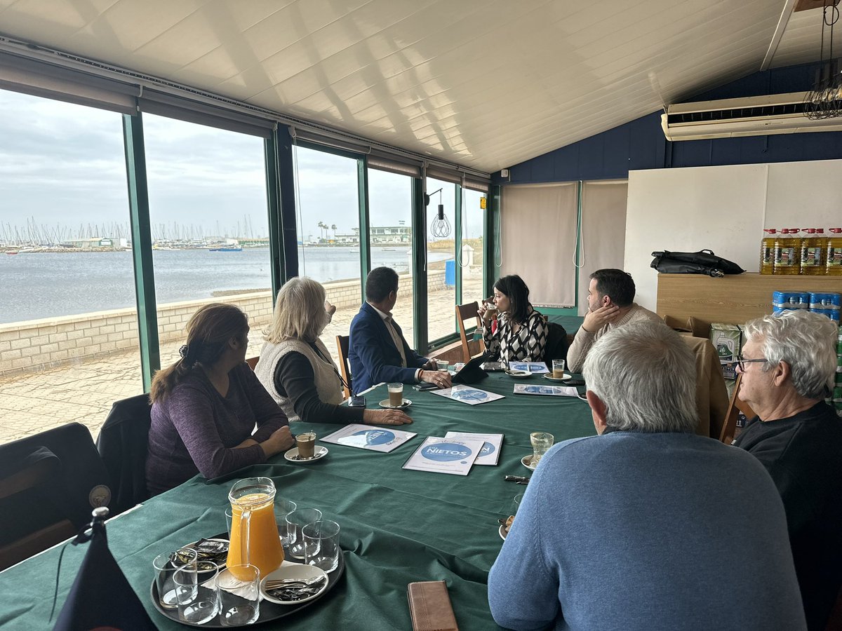 MCCartagena_ct's tweet photo. 🌊 Visitamos #LosNietos junto a representantes de su Asociación de Vecinos.

👉🏽 Nos han trasladado su gran preocupación por el estado de abandono y desinterés desde las instituciones en el que se encuentran actualmente 🏚️

#BarriosYDiputaciones 🏘️ https://t.co/fzz1pm7HYC