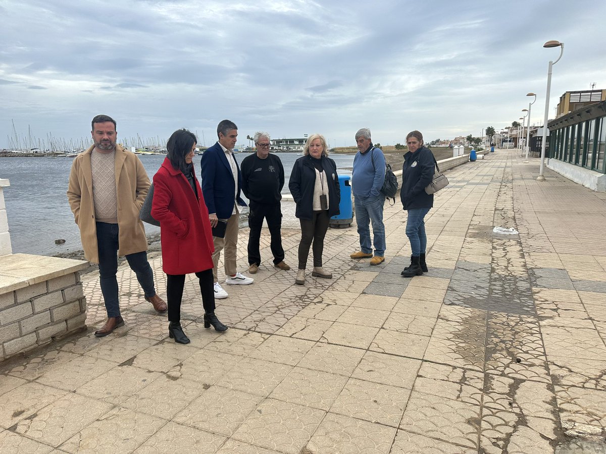 MCCartagena_ct's tweet photo. 🌊 Visitamos #LosNietos junto a representantes de su Asociación de Vecinos.

👉🏽 Nos han trasladado su gran preocupación por el estado de abandono y desinterés desde las instituciones en el que se encuentran actualmente 🏚️

#BarriosYDiputaciones 🏘️ https://t.co/fzz1pm7HYC