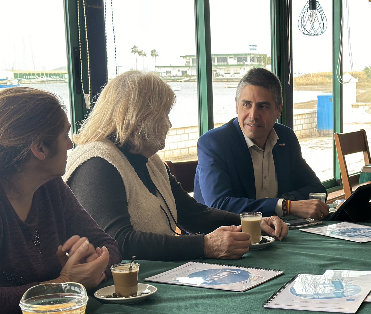 MCCartagena_ct's tweet photo. 🌊 Visitamos #LosNietos junto a representantes de su Asociación de Vecinos.

👉🏽 Nos han trasladado su gran preocupación por el estado de abandono y desinterés desde las instituciones en el que se encuentran actualmente 🏚️

#BarriosYDiputaciones 🏘️ https://t.co/fzz1pm7HYC