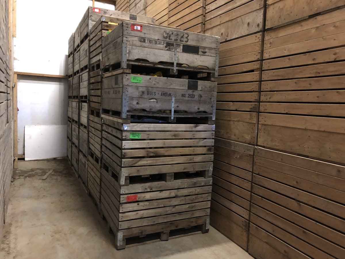 Zo het pootgoed voor nateelt #serenade aardappel 2024 staat klaar. Onderzoek in 4 tot 6 herhalingen en een diversiteit aan rassen op meerdere locaties (en we gaan het 8e jaar in) . Een beter onderbouwd biologisch middel gaat de praktijk nooit meer krijgen 😃😃