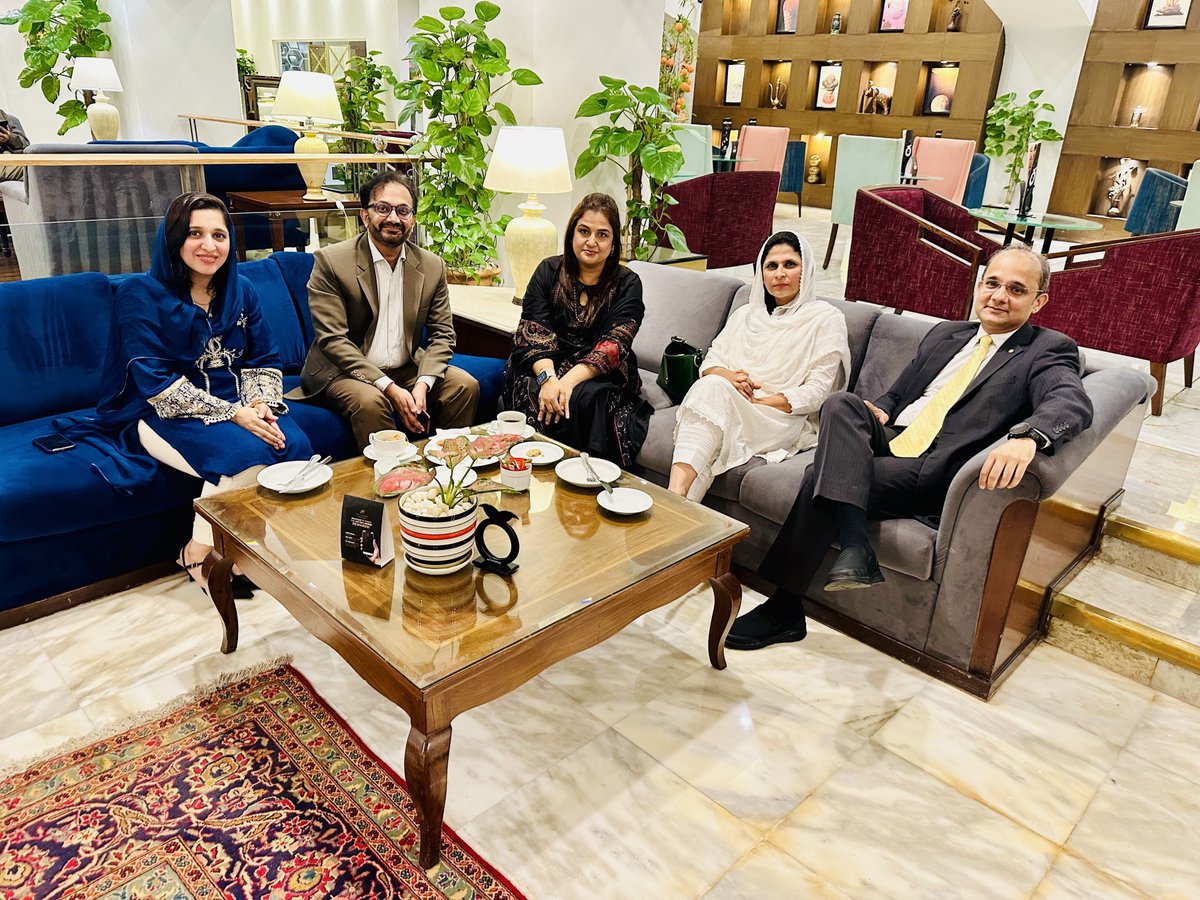 FyezahJehan's tweet photo. 🙏🏼. Thank you so much to these people @AKUGlobal , who have been a part of this journey. I cannot express my gratitude enough. https://t.co/uGDfDjN46P