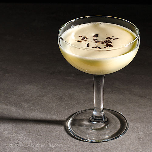 ShakenTales's tweet photo. The Golden Cadillac: A creamy, decadent dessert cocktail with a hint of vanilla and chocolate.  Its origins are a bit hazy, but it's a classic! https://t.co/emqJgaiZgb