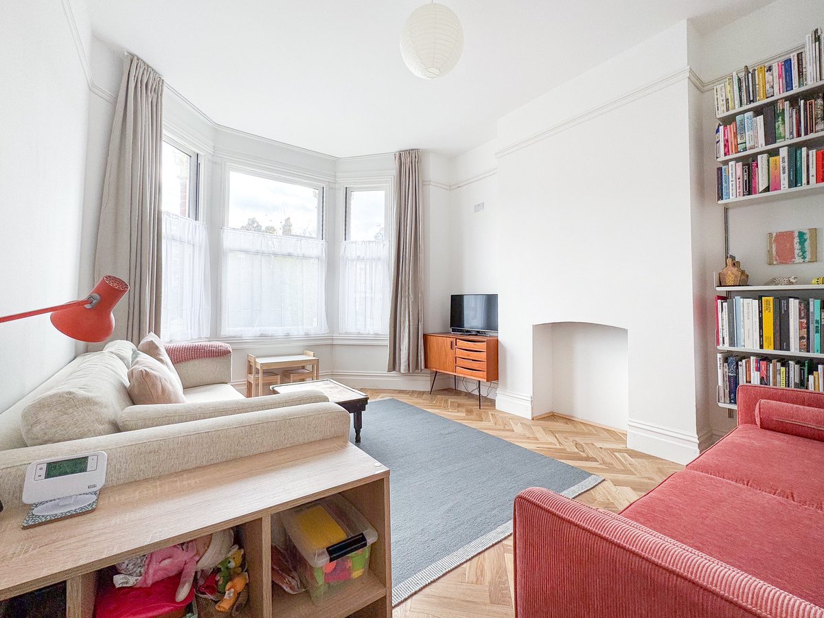 AbacusEstates's tweet photo. Spacious 2 bedroom flat with a sunny rear garden situated in Queens Park 🧡🔑
 
📍Chevening Road, NW6 - FOR SALE 

Check our bio for more details!

#forsale #saleproperty #londonproperties #london #estateagency #realestate #realestatelife #property #propertyforsale #homesweethome https://t.co/6GB0NJHxKR