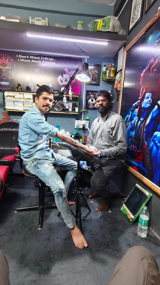 Susovan7700's tweet photo. 𝗔𝗺𝗮𝗿 𝗛𝗮𝗺 𝗛𝗮𝗶 😎  𝗧𝘂𝗺 𝗻𝗮𝗵𝗶
😂
#OM_tattoo
#ViratKohli𓃵 
@TheRock #TheRock 
#ViratKohli #WrestleMania 
#RomanReigns #WrestleMania
#LalSalaamFDFS #SONA24 https://t.co/PxNUYc8T9H