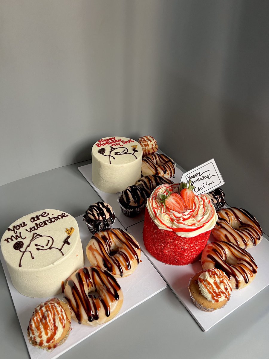 chiiiiiisom's tweet image. 1 person get this mini tray for Valentines 💘 from @Ws_bakeshop  and me only if you have less than 5 engagements on your quote or comment. 

I’ll pick a winner 9pm tonight! Goodluck🤗💕