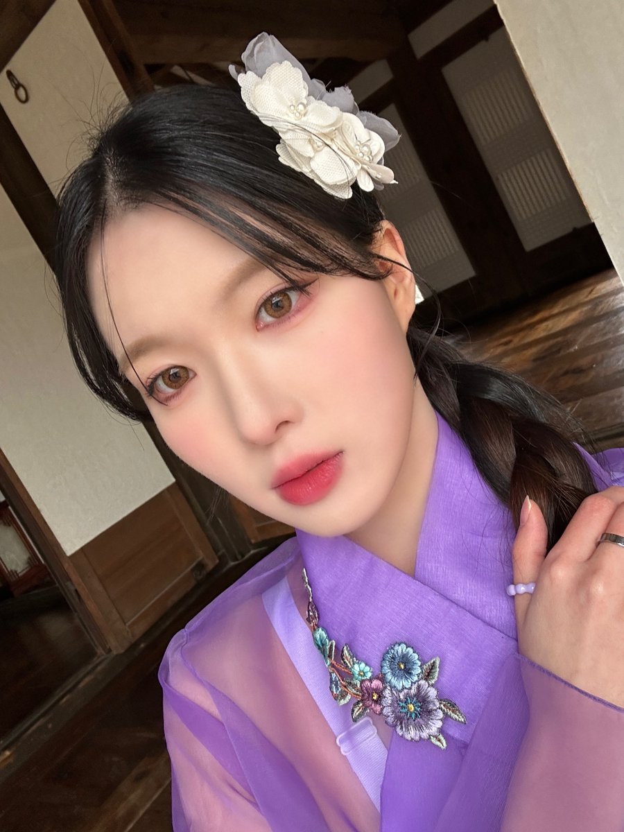 WiTCHX_twt's tweet photo. [#루시아]

스위치 새해 복 많이 많이 받으세요💜
설 연휴 동안 다들 맛있는 거 잔뜩 먹고 행복한 시간 보내요🍲🥟  지방에 내려가는 스위치가 있다면 운전 조심 차 조심하기! 2024년 청룡의 해 기운 받고 올해 행복한 일 가득하길💙🐉

#위치스 #WiTCHX 
#루시아 #LUCIA https://t.co/Ui4bhIlQD7
