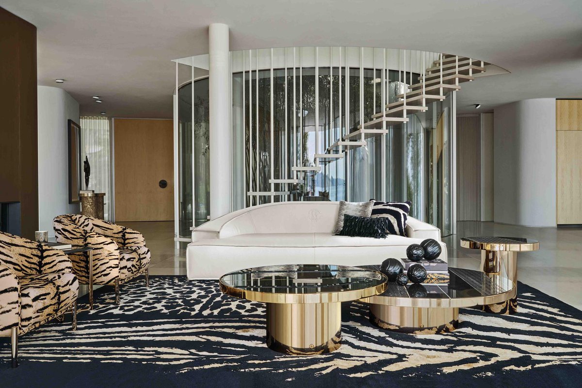 SHAREpr_srizzi's tweet photo. Accenti cognac e motivi animalier si combinano al bianco assoluto nella nuova collezione 'White &amp; Wild Living' di Roberto Cavalli Home Interiors by ONIRO GROUP, dall’ispirazione esotica e naturalistica con l’oro come leitmotiv.

#interiordesign #animalier #gold #onirogroup https://t.co/lFCenER4Ed
