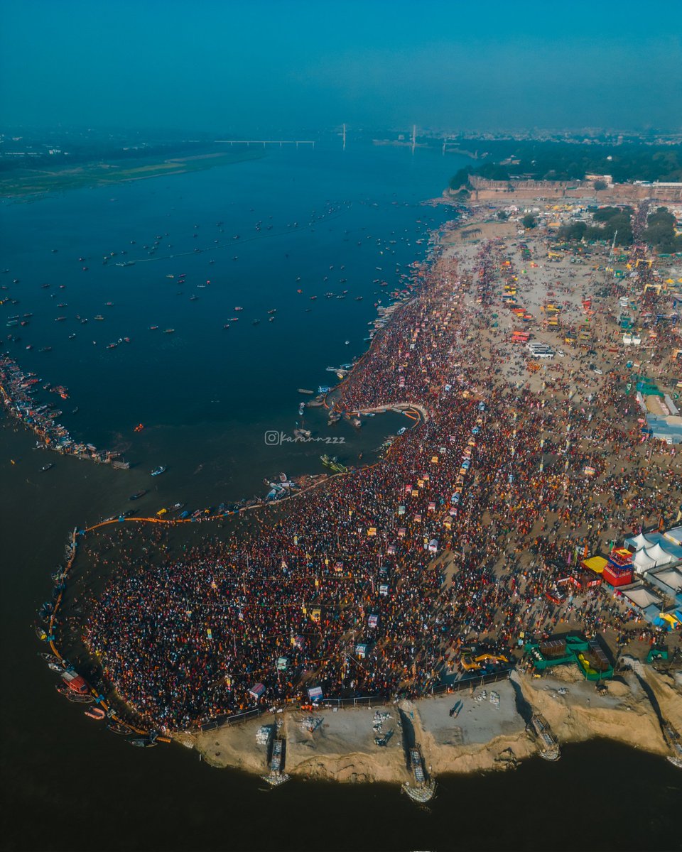 karannzzz's tweet photo. Mauni Amawasya , Magh Mela 2024 , Prayagraj, Bharat 🇮🇳❤️
Shots by Karan Kapoor 📸
#maghmela #kumbhmela https://t.co/lg3XeASA2P