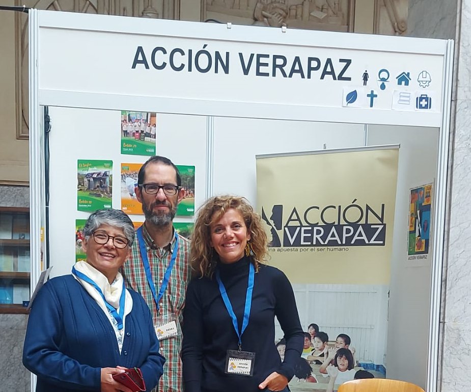 REDES_ONGD's tweet photo. Las compañeras de @accion_verapaz debutan este año en #Volunfair. Un claro enfoque en la promoción de los Derechos Humanos. @DerechosSamba @VolunFair
Acción Verapaz representa a REDES en plataformas como @FuturoEnComun. https://t.co/l9lpc17bMf