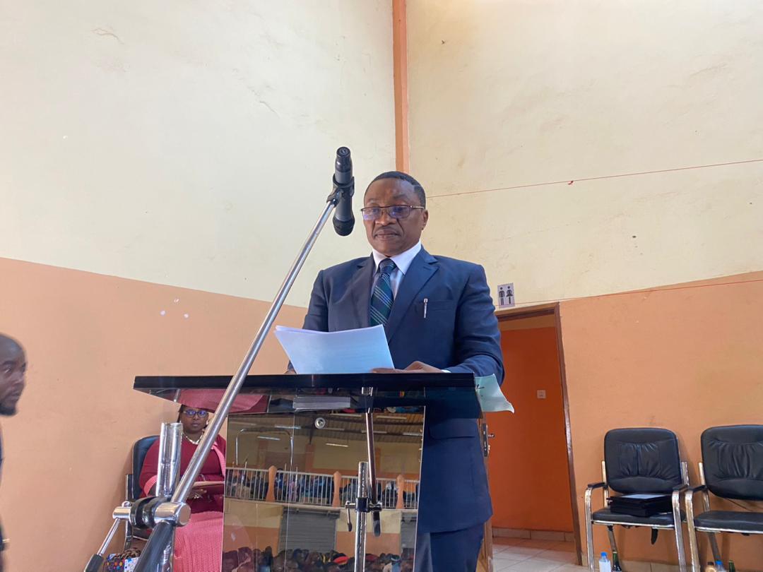 Univ_Dschang's tweet photo. Université de Dschang

🛑🛑🛑[*live*][*CEREMONIE DE PRESENTATION DES VOEUX A M. LE RECTEUR DE L'UDS*] 

UDS/SIC : Remise des prix aux meilleurs employés de l'UDs par M. le DAAF, MR ATANGANA Edmond Jules Roch

#MiNESUP
#UDS
#DynamiqueCollective
#NouvelAn
#Voeux2024
#voeuxUDs2024 https://t.co/hATvhMloow