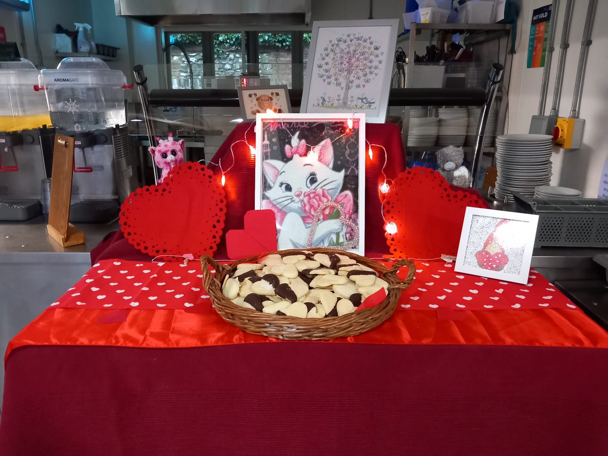 WinCollC's tweet image. Break is Valentine’s themed this morning.