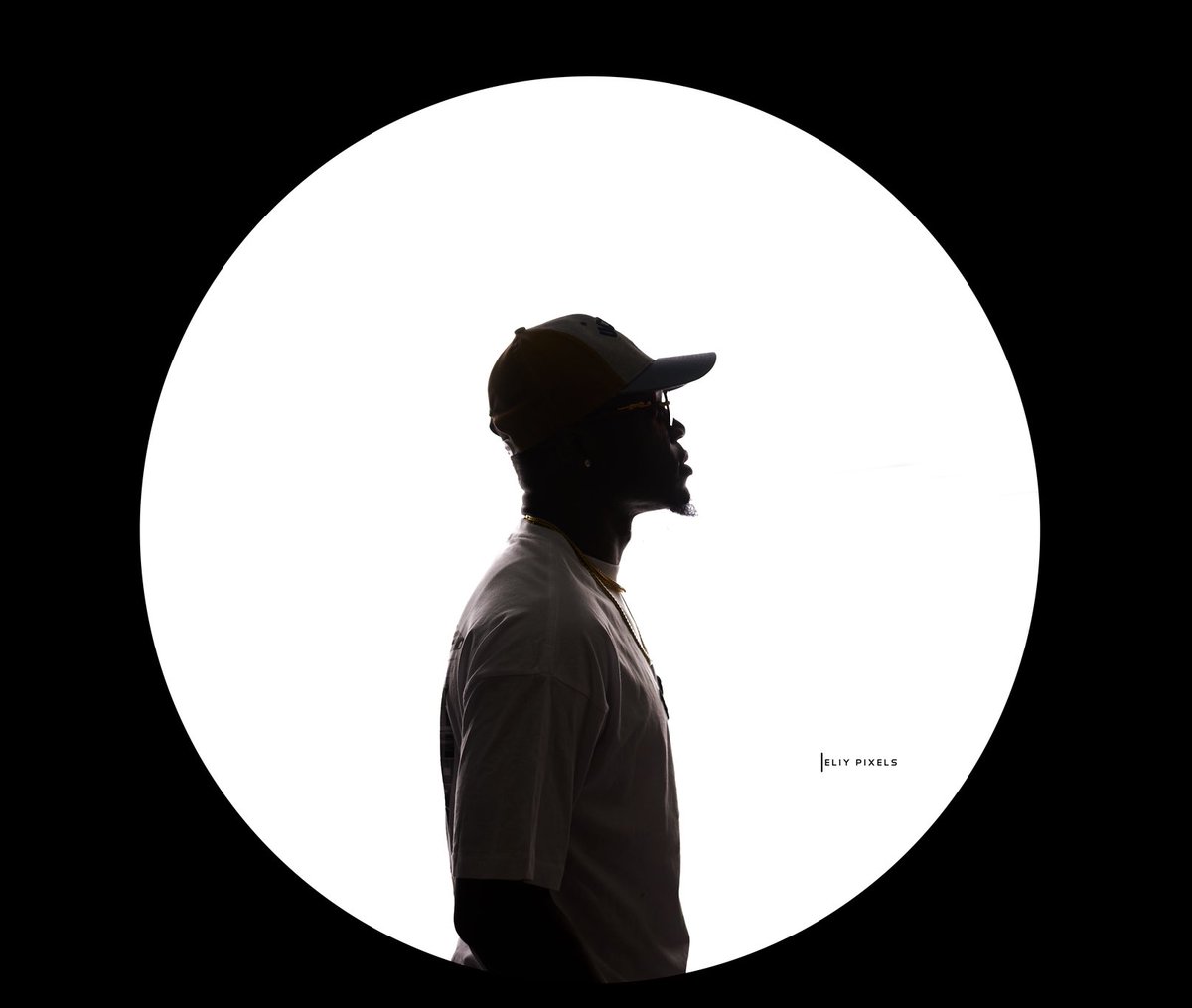 dareal_snow's tweet photo. THE LIGHT SHINES BRIGHTEST IN THE DARKNESS AND WE FIND LOVE IN THE MOST UNEXPECTED PLACES. β€οΈπΉ #RunToMe #SnowflakeThaMagnificent #TheEntaprize #StraightFaceGang https://t.co/Z9SBbaCxnB
