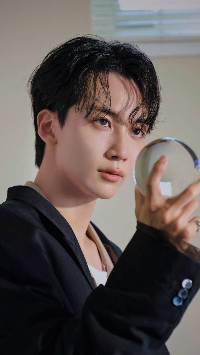 [SEVENTEEN 2024 SEASON'S GREETINGS Behind]

S.Coups - Jeonghan

#세븐틴 #에스쿱스 #정한 <a href="/pledis_17/">세븐틴(SEVENTEEN)</a>