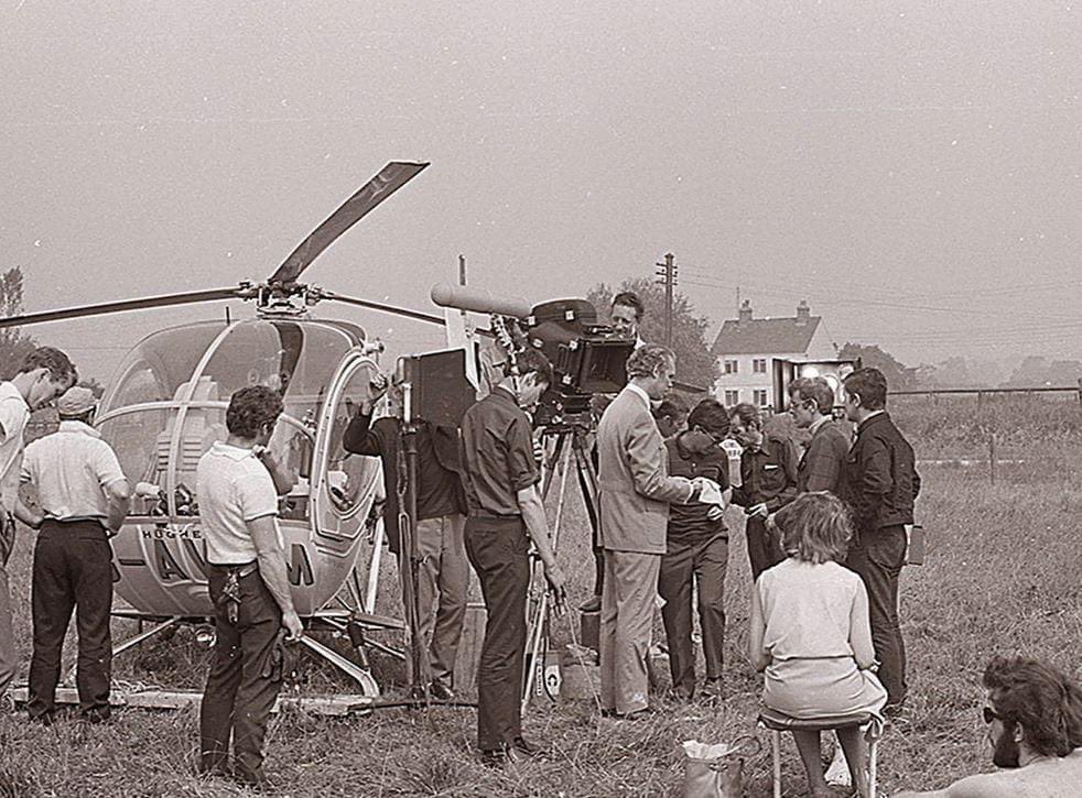 Great behind the scenes photo of filming The Avengers Series 6 Story “Noon Doomsday” by Terry Nation Directed by Peter Sykes #PatrickMacnee #LindaThorson #RayBrooks #TPMcKenna  #AnthonyAinley #PeterHalliday #GriffithJones #TheAvengers