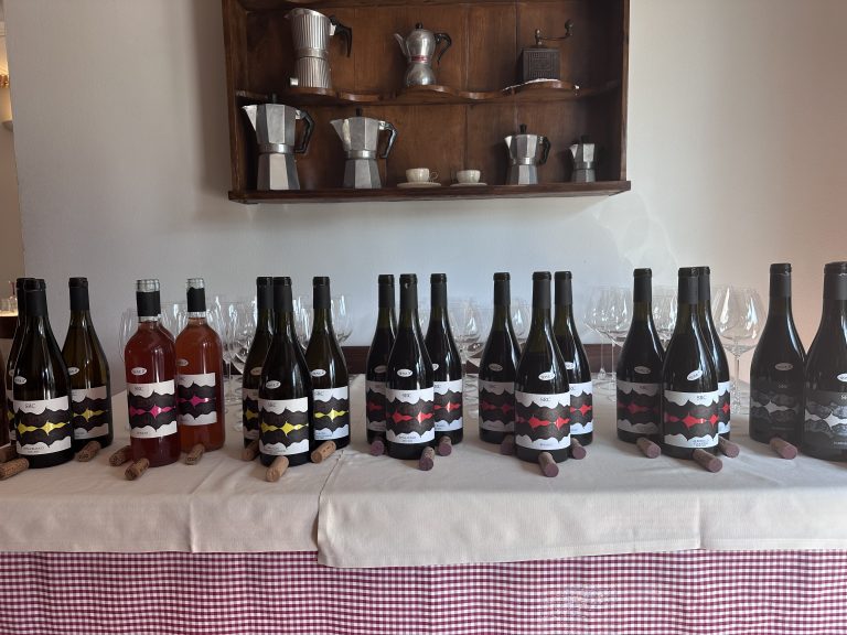 Wines Critic tweet media