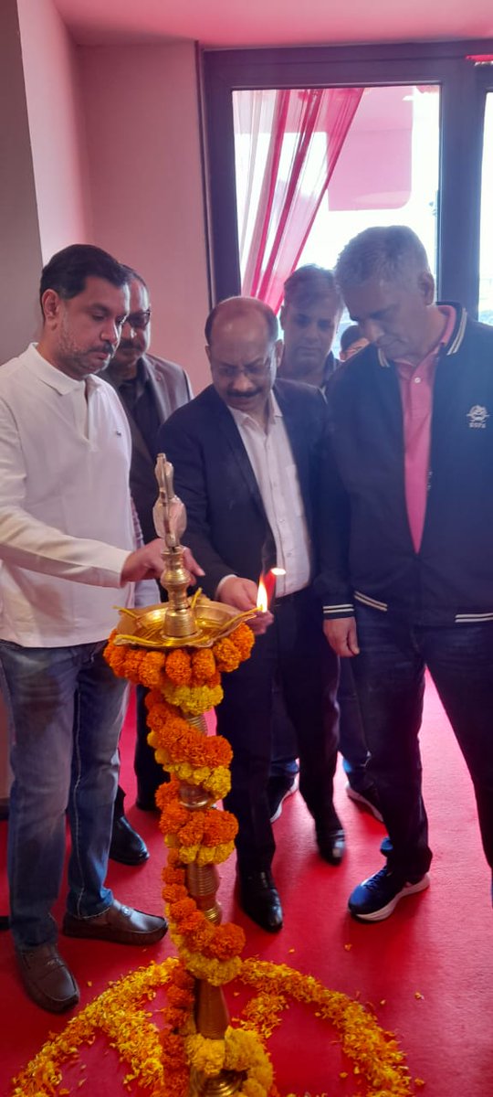 MediaInfoline's tweet image. @Tv9_Bangla #Lifestyle Exhibition, #MusicCarnival and #FoodFestival commences today  

From left to right : Vikram Katikaneni (COO, TV9 Network), Gautam Sarkar (BH, TV9 Bangla), Amritanshu Bhattacharya (ME, TV9 Bangla), and Amit Tripathi (CRO, TV9 Network)