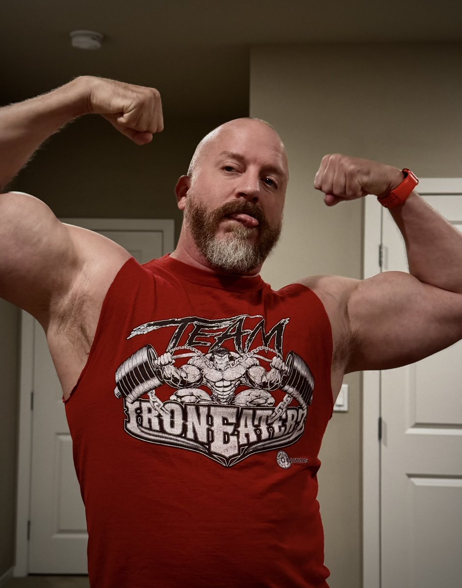 Post-vacation gym pump time.