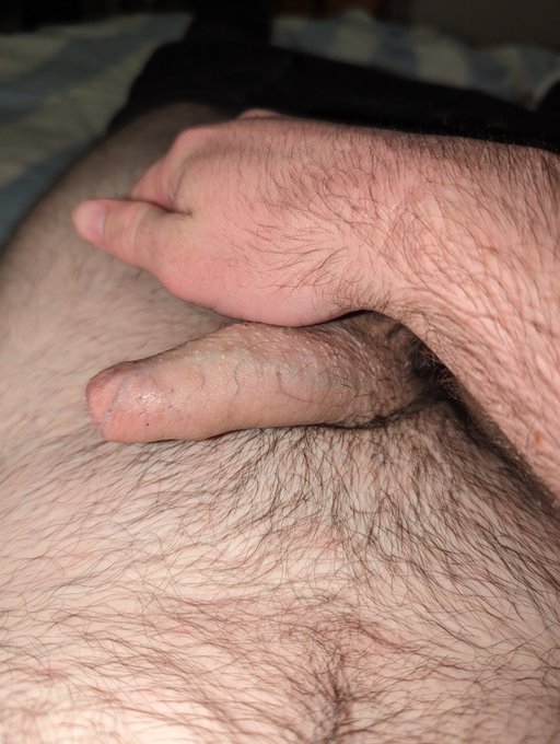 Back from holidays &amp; I've never been hornier 😭 https://t.co/LarmIL5cLZ