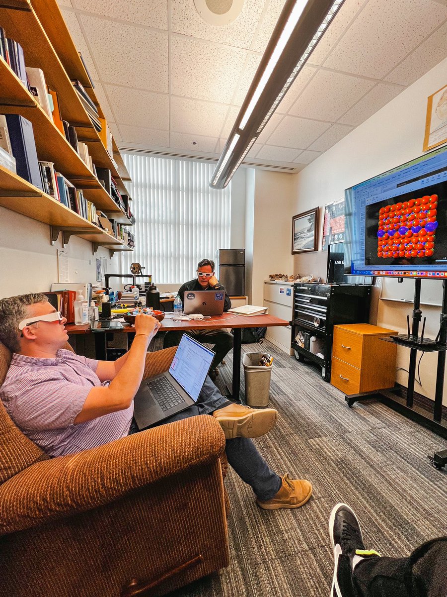 cyclientist's tweet photo. Sometimes you’ve just gotta put on the 3D glasses to liven up a chat amongst colleagues https://t.co/cnRXJ2t2ou