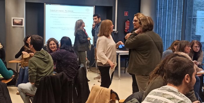 EscolaJOR's tweet photo. Sessió de formació pels beneficiaris del projecte Erasmus CETE+2023. Dinàmiques per practicar, compartir i debatre la gestió inicial dels projectes, la coordinació dels equips, la gestió i revisió dels plans de treball i la recerca de socis. #CETE+23 #EMAILC #jobshadowing https://t.co/ffhuZ47eDq