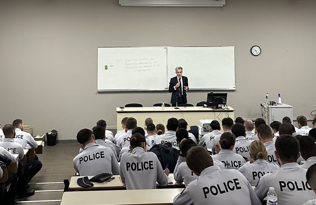Conférence à l École nationale supérieure d’application de la Police Nationale de Toulouse présentation et échanges sur : 
🔹 le statut du parquet
🔹 la direction des enquêtes
🔹 la politique pénale d’un parquet 
<a href="/PoliceNat31/">Police Nationale 31</a> <a href="/Interieur_Gouv/">Ministère de l'Intérieur</a> <a href="/PoliceNationale/">Police nationale</a>