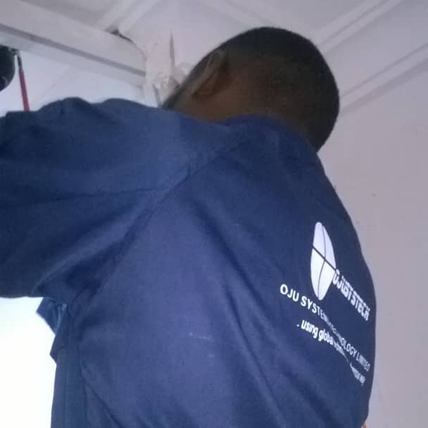 #menatwork
Fully committed to partnering with you on all your Surveillance needs #cctvinstallation #smartlockinstallation #smarthome #ceilingspeakers #wallspeakers #hotellocks #securitystrategy & lots more!
Call: 08038335126

Kindly #retweet

(Amen Ghana #SuperEagles Shettima)