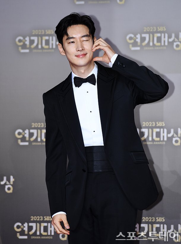 lee jehoon ranked #3 as '2024 most anticipated on screen actor and actress' for his role in #Escape (SportsToday survey on 25 ent industry officials) with 2 votes!
