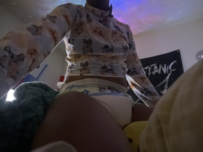 i got new pajamas!!! i feel so cute!!! thank you @OnesieDownunder and @abdlrdenver 💖💖💖 https://t.co/<a href="/tag/littlespace"class="tags"><span>#littlespace</span></a><a href="/tag/daddiesgirl"class="tags"><span>#daddiesgirl</span></a><a href="/tag/bigdiaperfriday"class="tags"><span>#bigdiaperfriday</span></a>