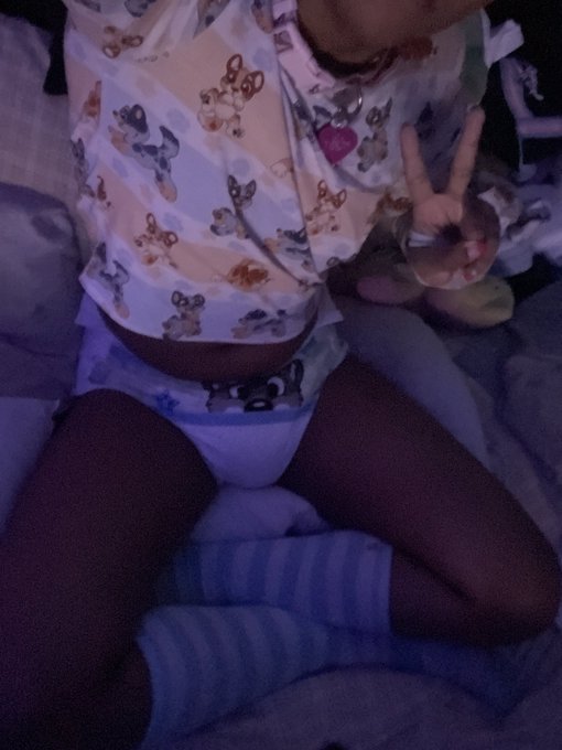i got new pajamas!!! i feel so cute!!! thank you @OnesieDownunder and @abdlrdenver 💖💖💖 https://t.co/<a href="/tag/littlespace"class="tags"><span>#littlespace</span></a><a href="/tag/daddiesgirl"class="tags"><span>#daddiesgirl</span></a><a href="/tag/bigdiaperfriday"class="tags"><span>#bigdiaperfriday</span></a>