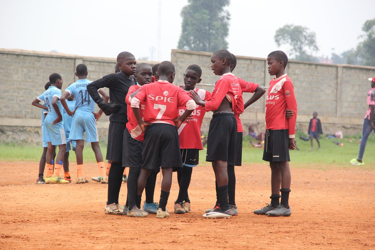 SokoloAcademy's tweet photo. This picture speaks a lot about this team.

What do you think was the discussion of our B12 team at half time?

Developing soccer talents 
#itstartswithaball https://t.co/o2r3ZQ65lQ