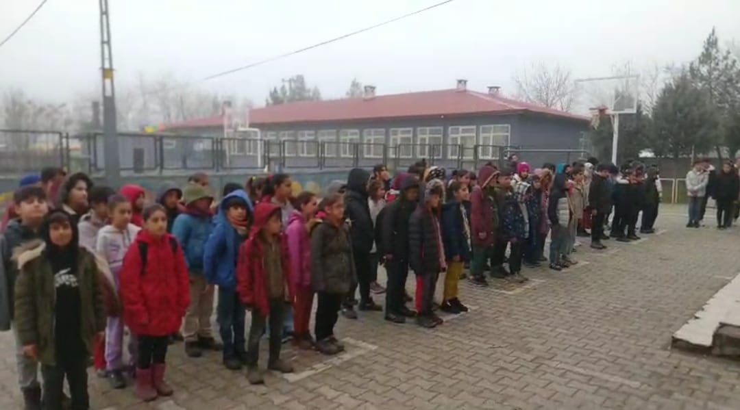 6 Şubat 2023 tarihinde yaşanan deprem ile ilgili anma ve deprem tatbikatı yapıldı.<a href="/ErnezDemir/">Demir Ernez</a>
<a href="/asimsolak/">Asım Solak</a> <a href="/Diyarbakirmem/">Diyarbakır İl Millî Eğitim Müdürlüğü</a>
<a href="/yilmaznazif/">Nazif Yılmaz</a>